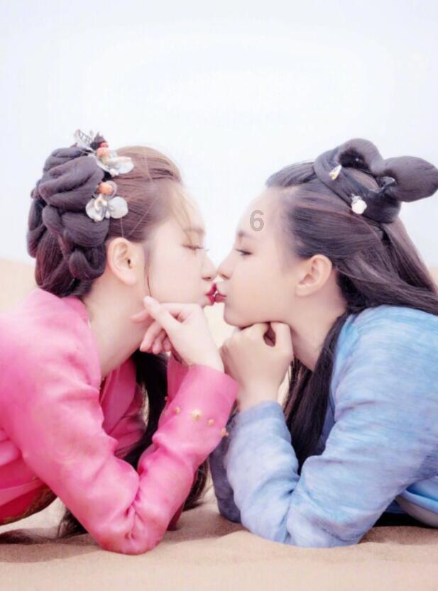 画线接蓝色球